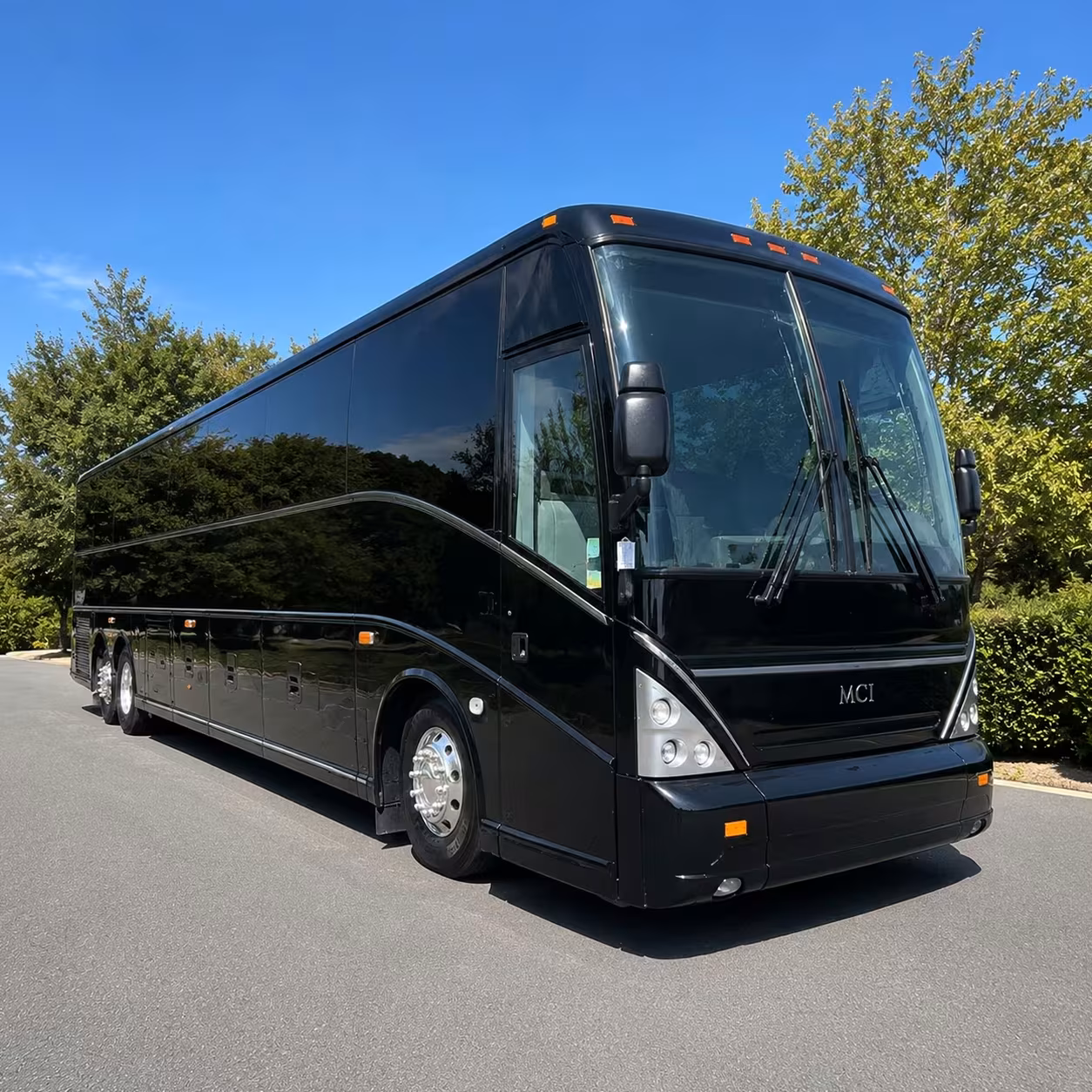 fort lauderdale employee shuttle buses for daily commuters
